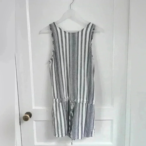 BELLA DAHL Valentina Crossback Romper LIKE NEW - Picture 1 of 5